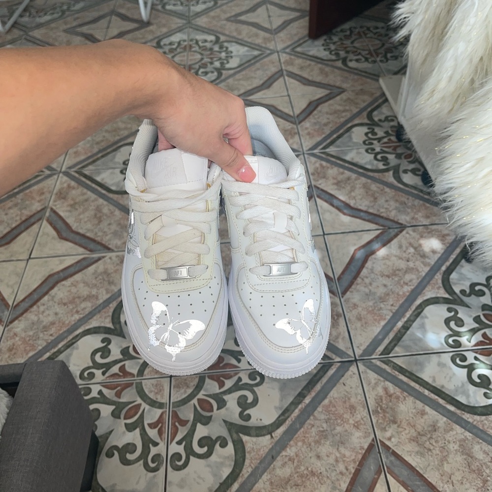 Nike butterfly Air forces size 4Y